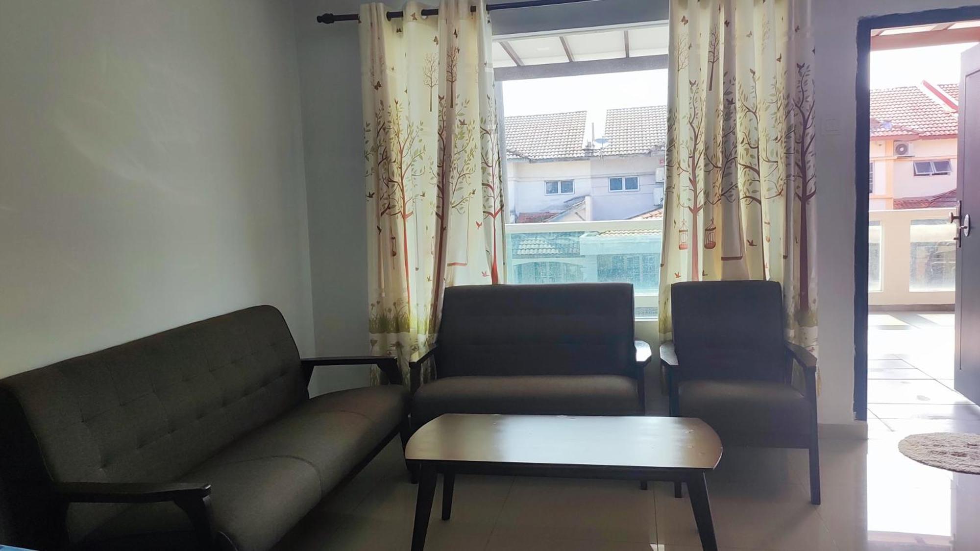 Bbt Double Storey Balcony Bukit Tinggi Home Klang Exterior foto